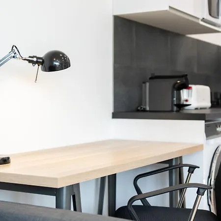Modern Retreat 2 In By Lovelystay Apartment *