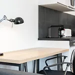 Modern Retreat 2 In By Lovelystay Apartman *