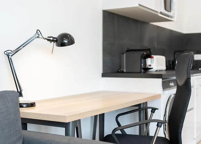 Modern Retreat 2 In By Lovelystay Appartement *