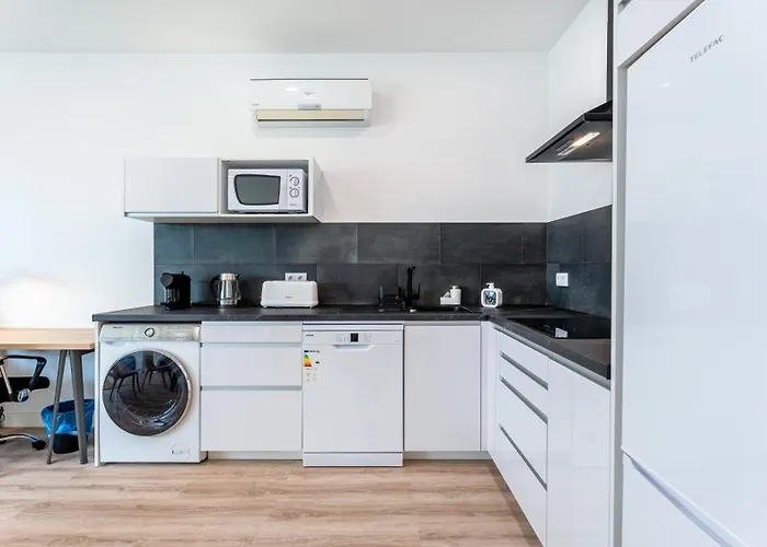 Appartement Modern Retreat 2 In By Lovelystay